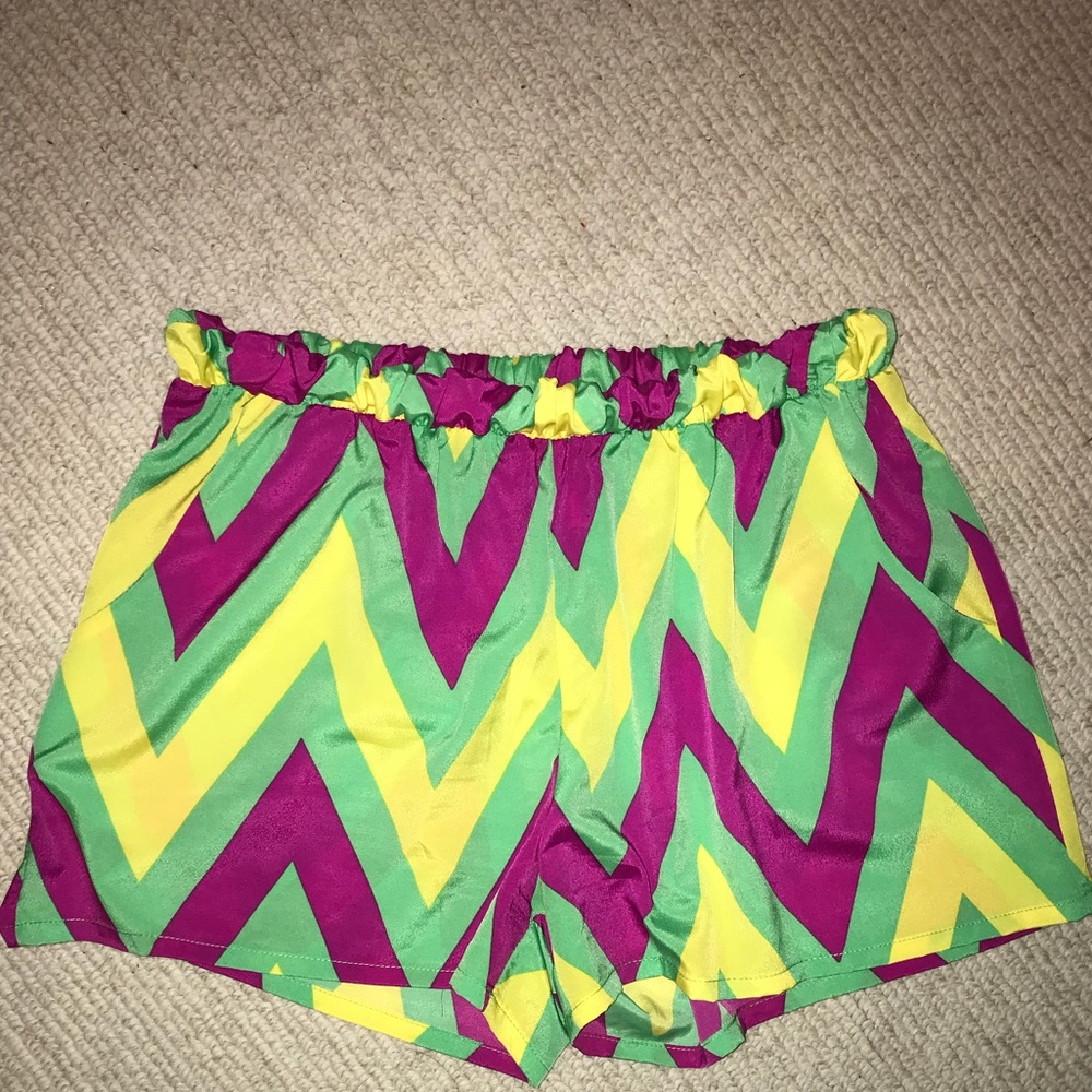 Flowy, Chiffon Chevron shorts
